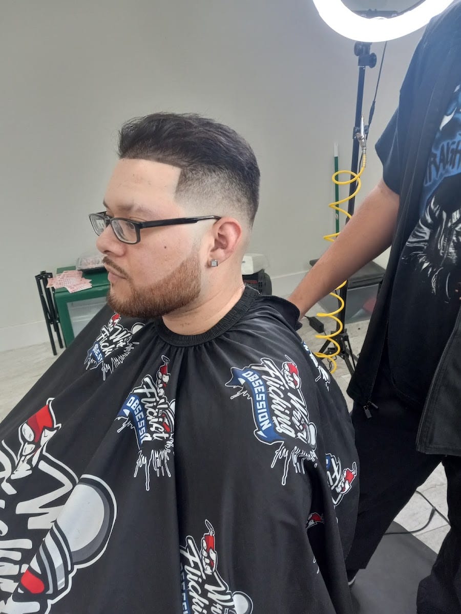 Exclusive Empire Barber Lounge, photo 2