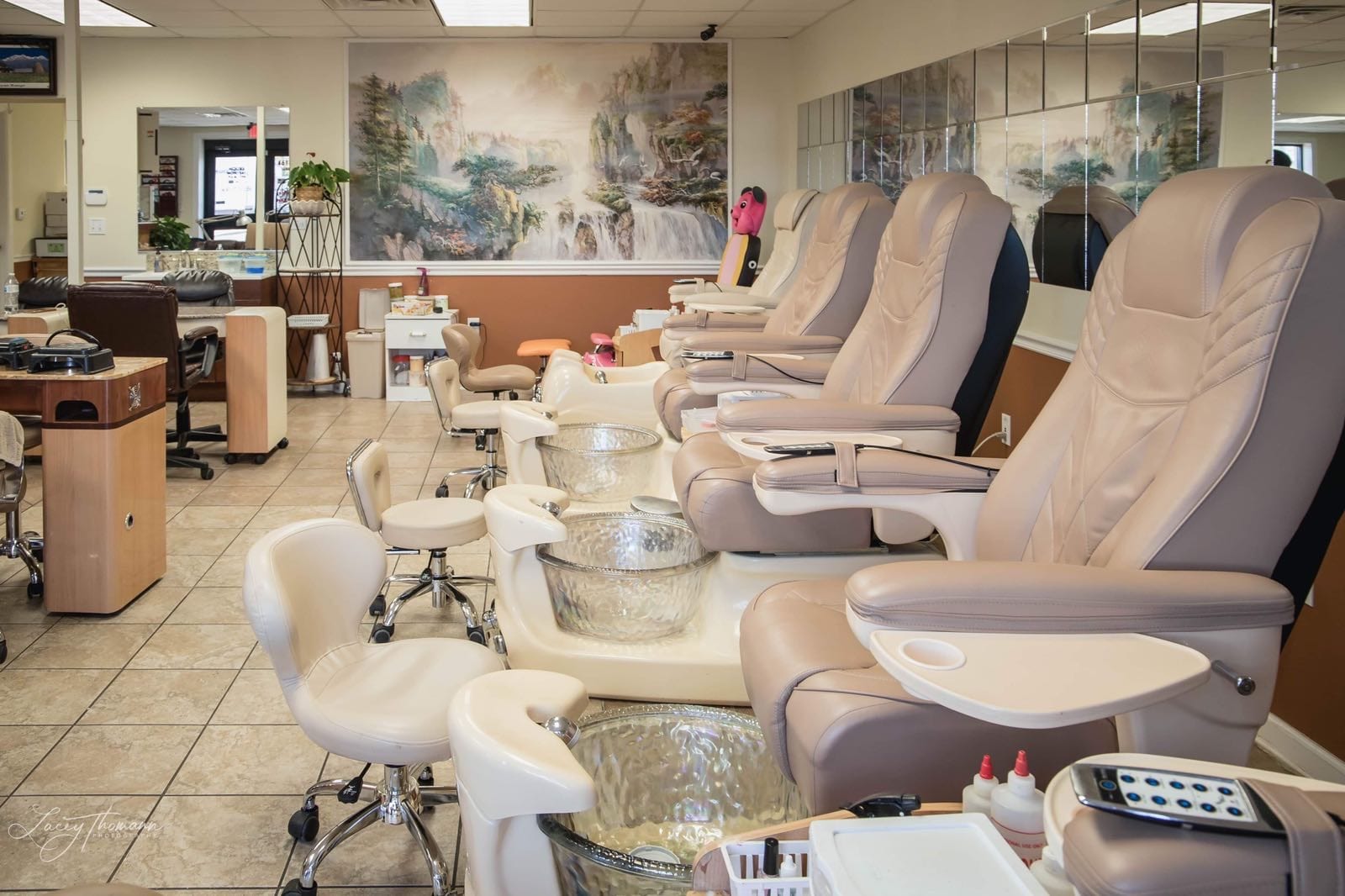 OM Threading, Nails, Hair & Spa