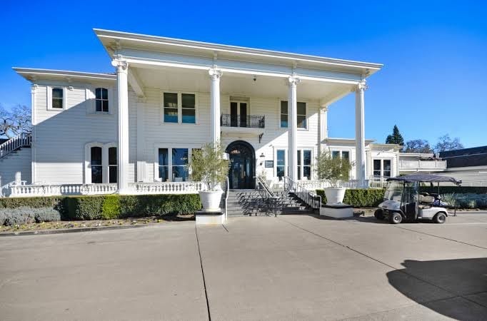 Golf Course Retreat: Pool, Fire Pit BBQ