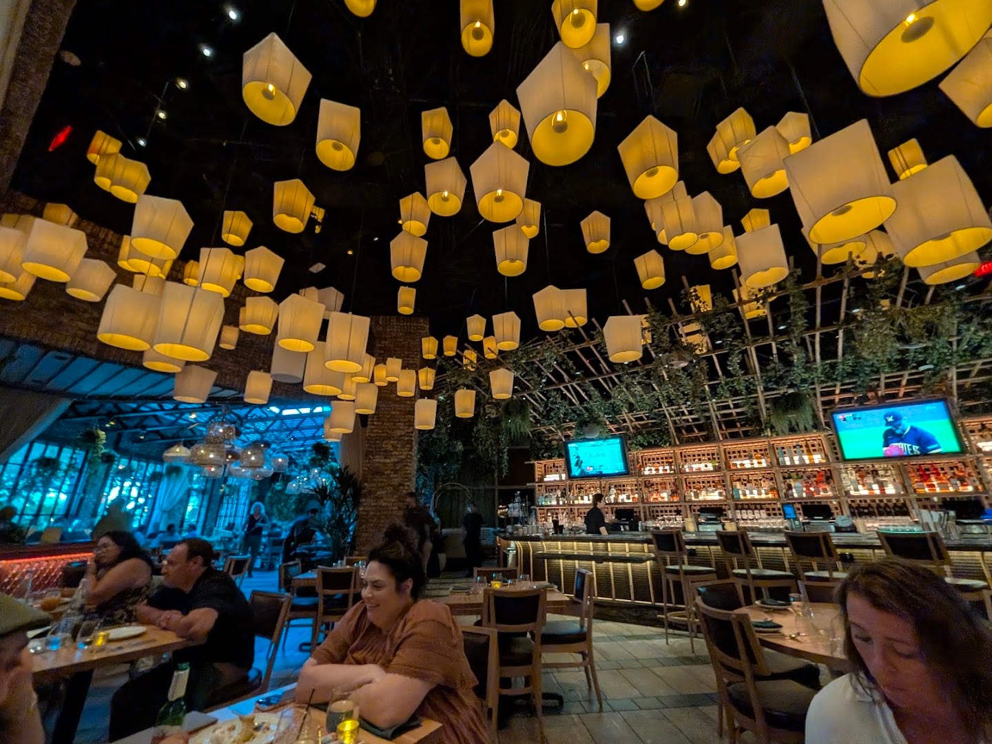 Lotus of Siam - Red Rock, photo 3
