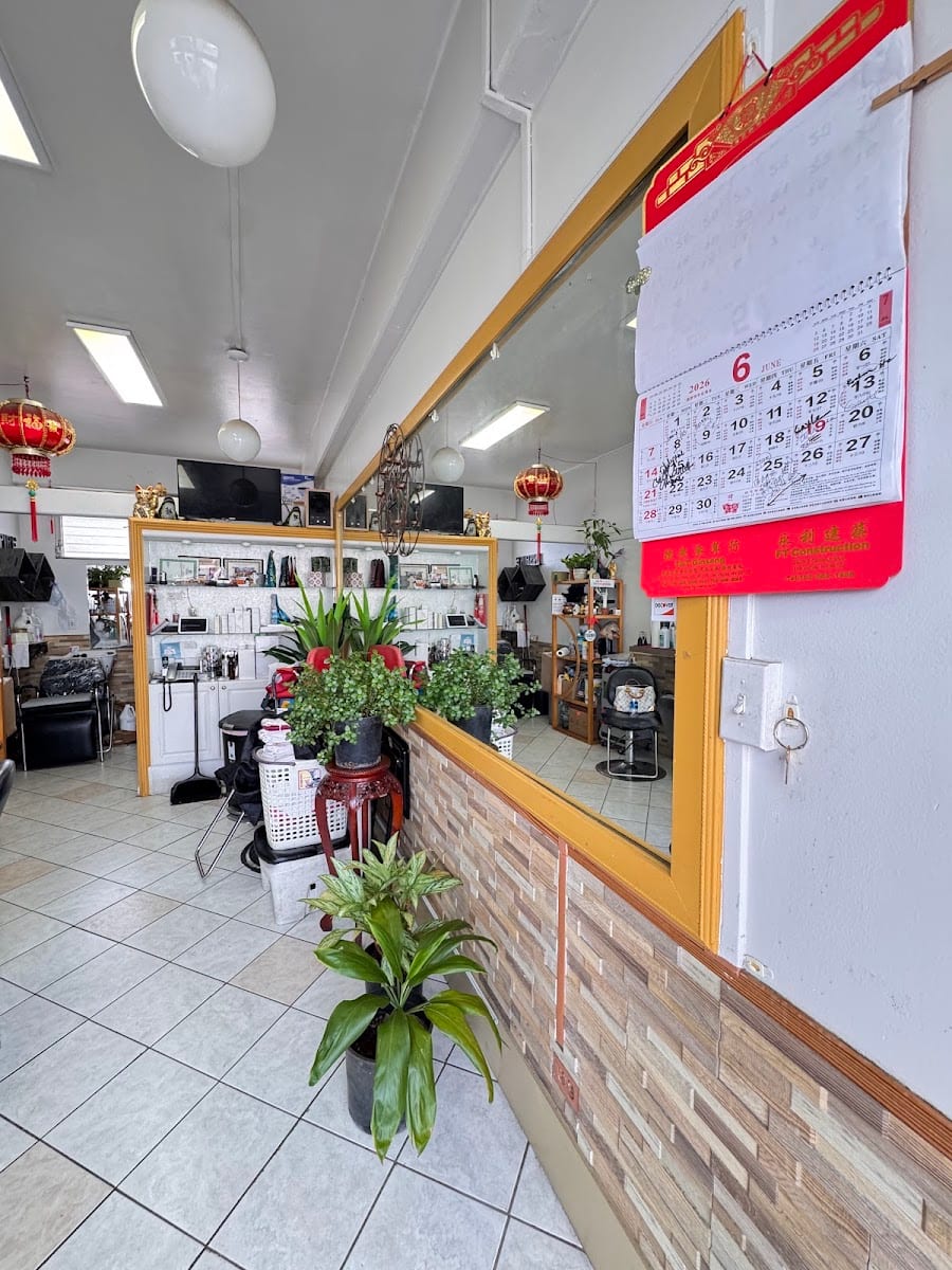 Vangie's Beauty Salon, photo 2