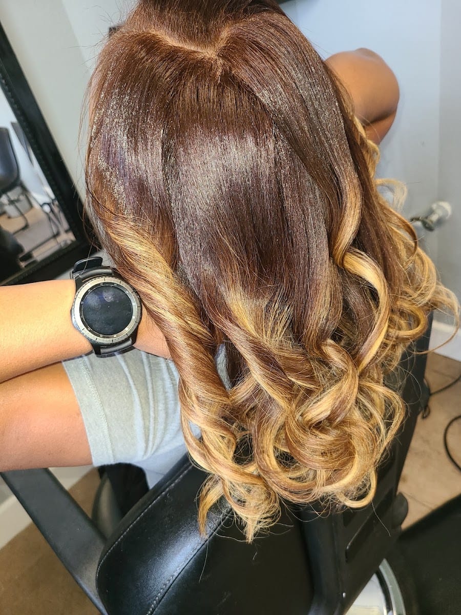 Arlanda's Dominican Hair Salon