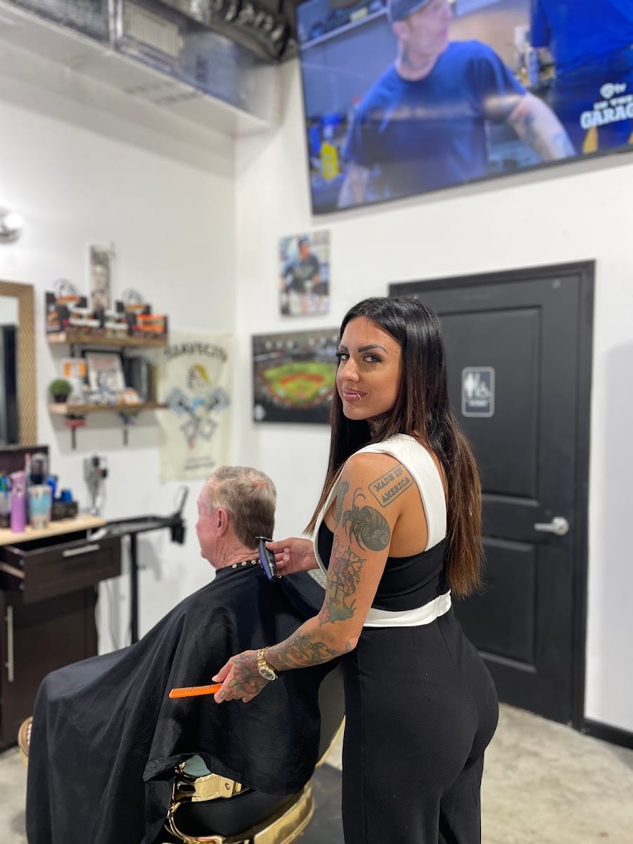 Kelly Cuts @ Palmers Barbershop, photo 2