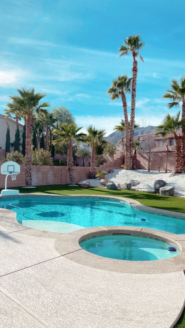 islandpoolsnv