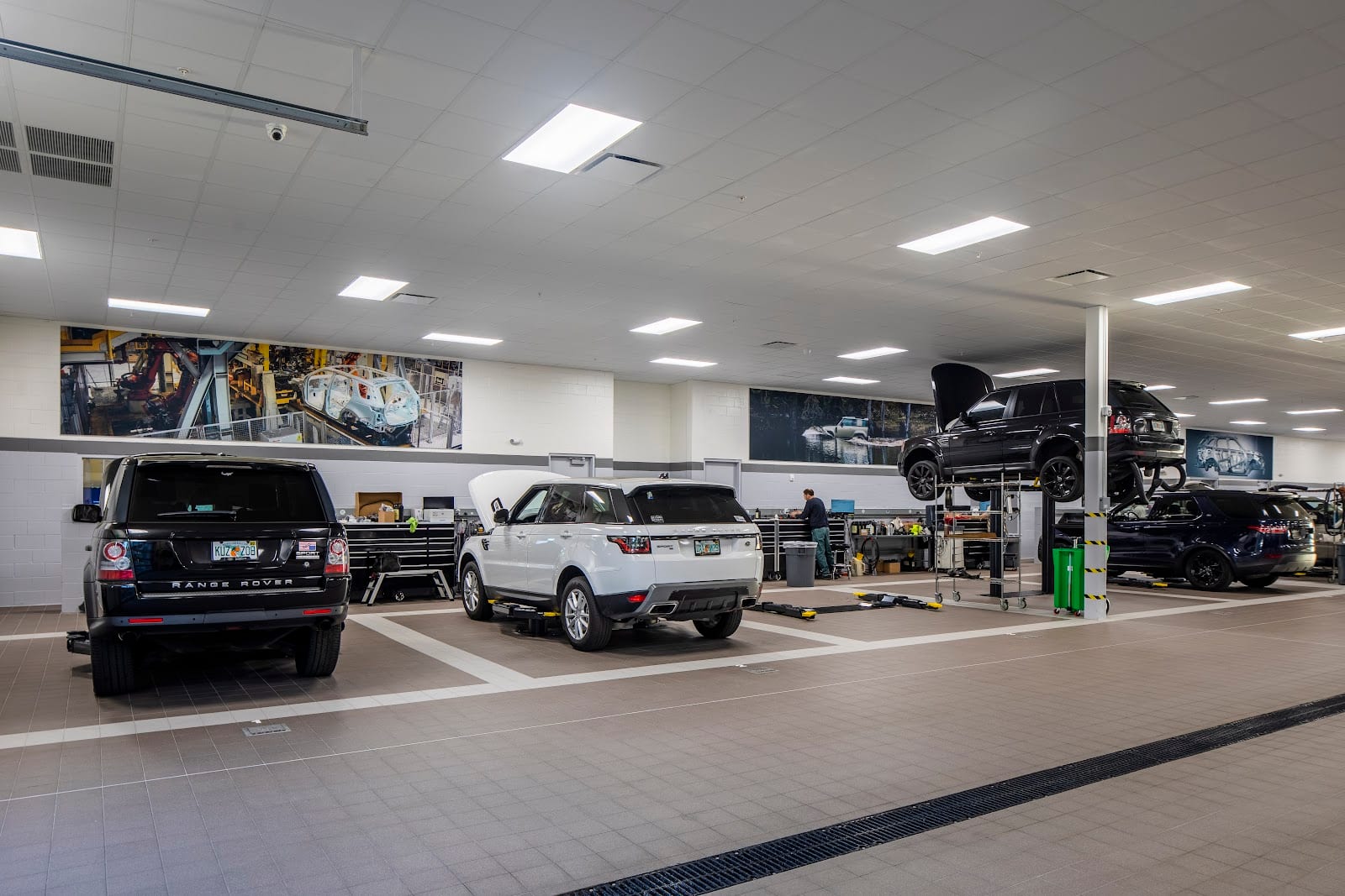 Land Rover Tampa Service Center, photo 4