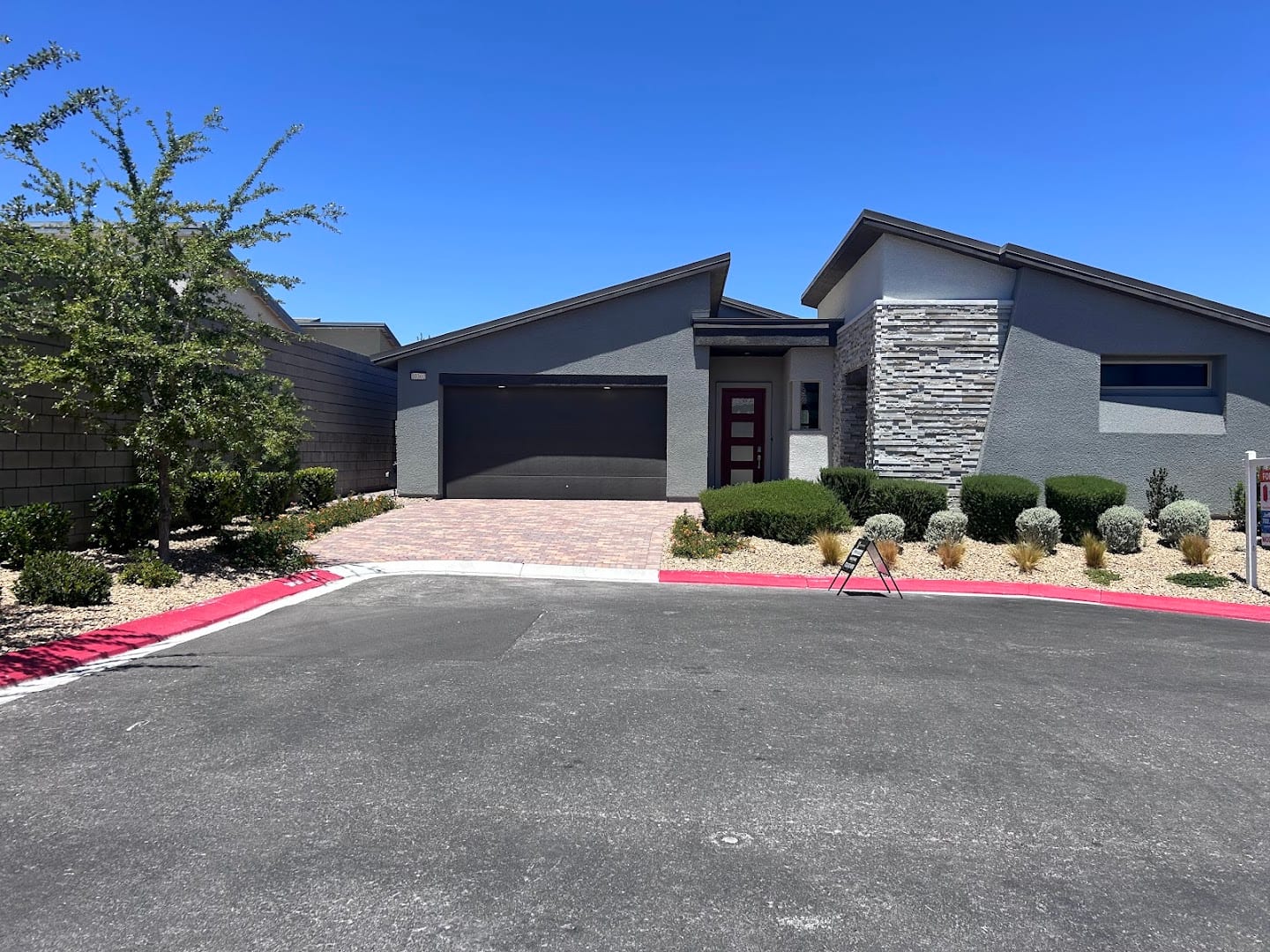 Berkshire Hathaway HomeServices NV Jessica Padilla S.180747, photo 3