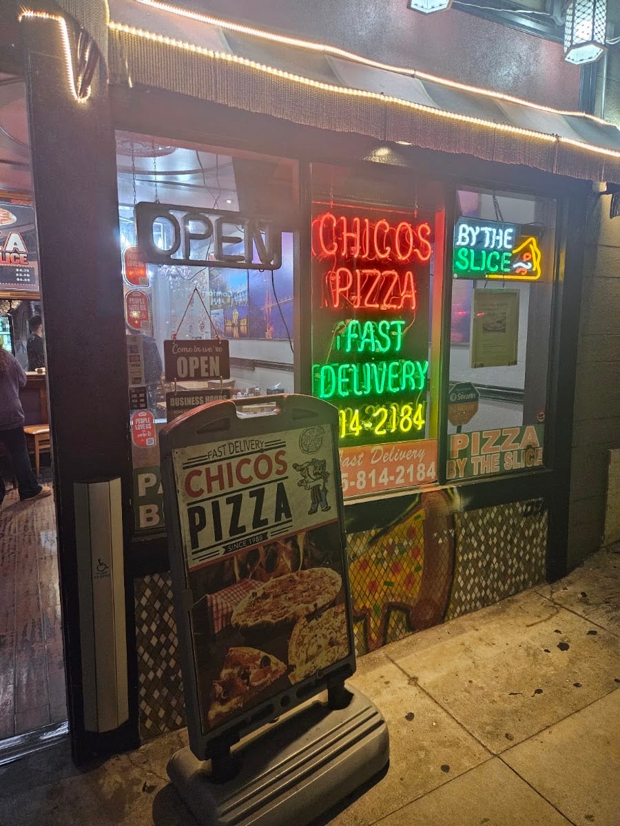 Chicos Pizza (Lombard St)