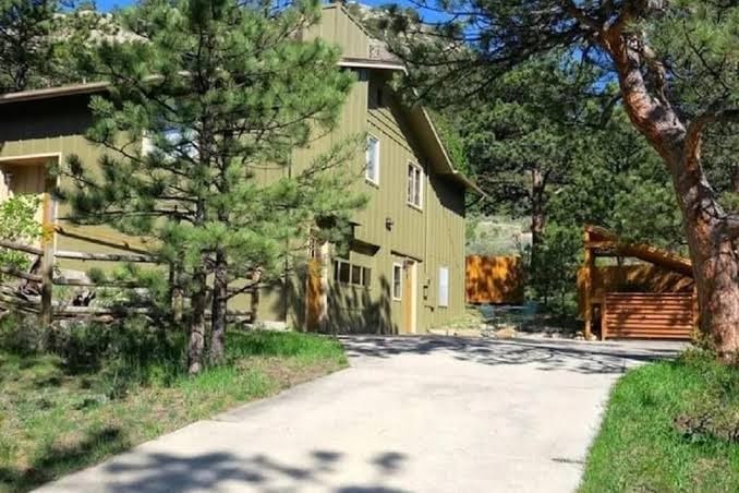 River Front Home, Hot Tub, Game Room, Disc Golf Course, Walk 2 Town!!!