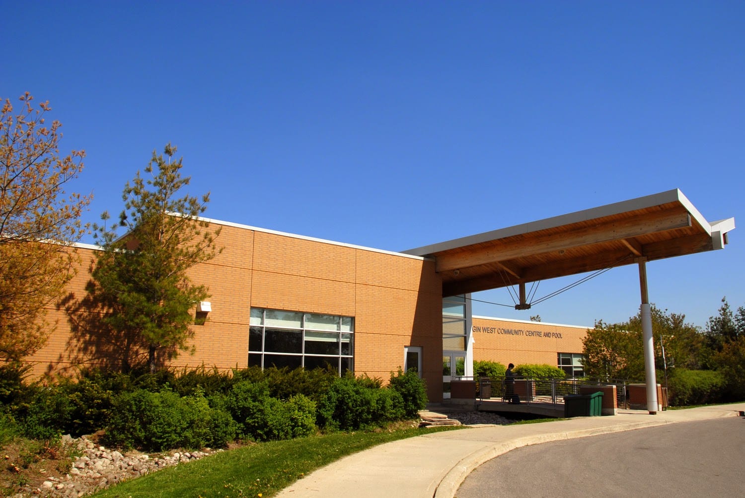 Elgin West Community Centre & Pool, photo 2