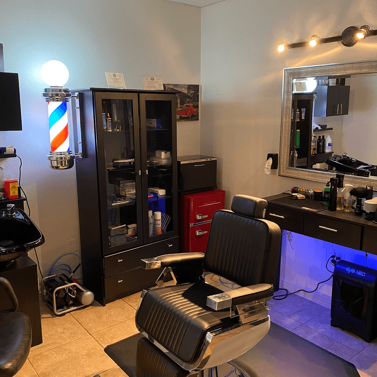 Cici's Barber Haus