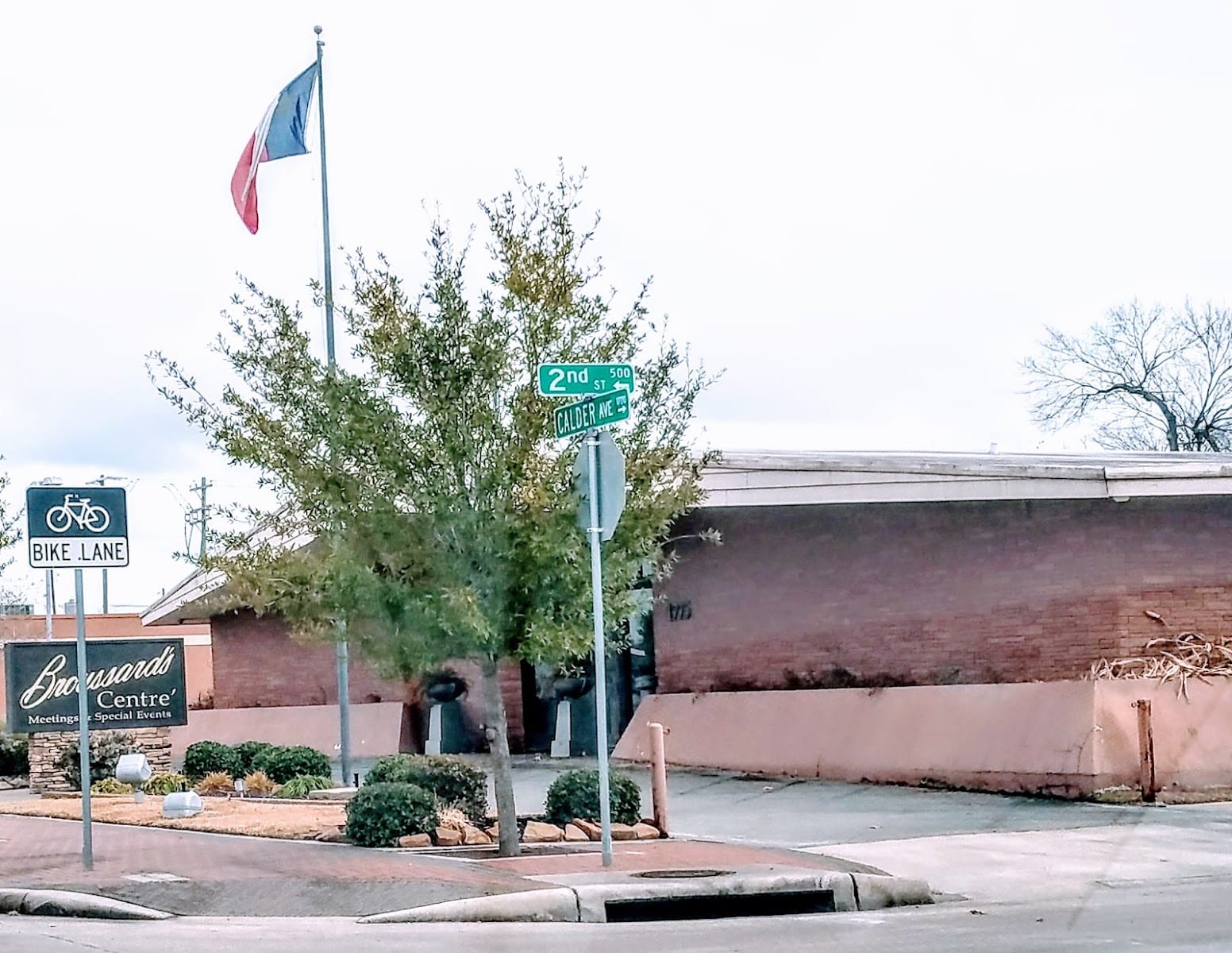Broussard's Centre