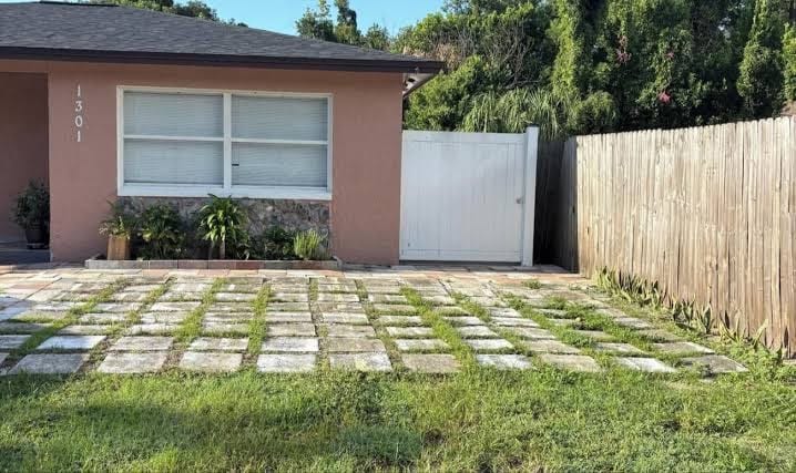 NEW Cozy Getaway /Pool /Gym /Fireplace /Heart of Tampa Stay, photo 2