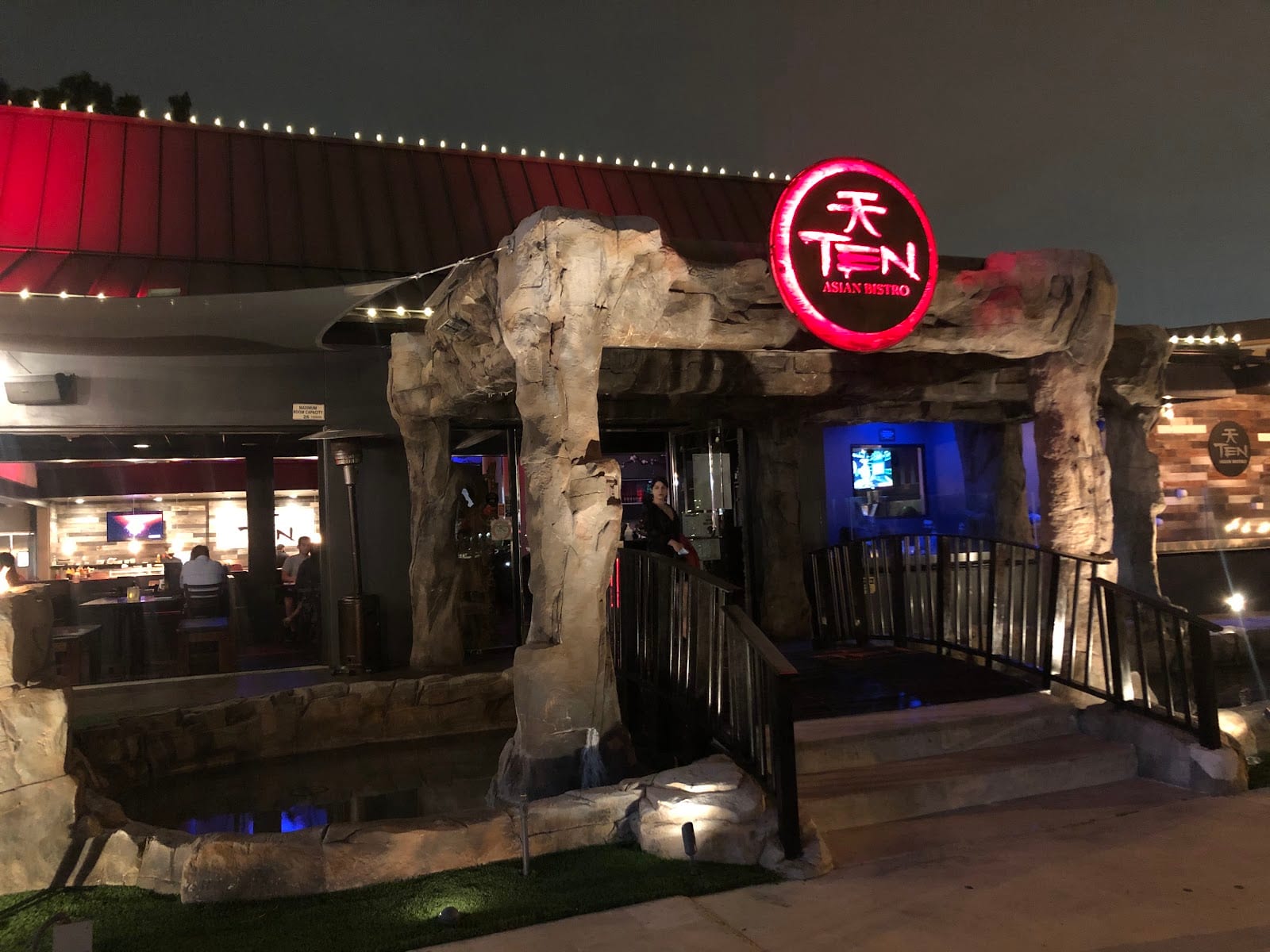 TEN Sushi + Cocktail Bar