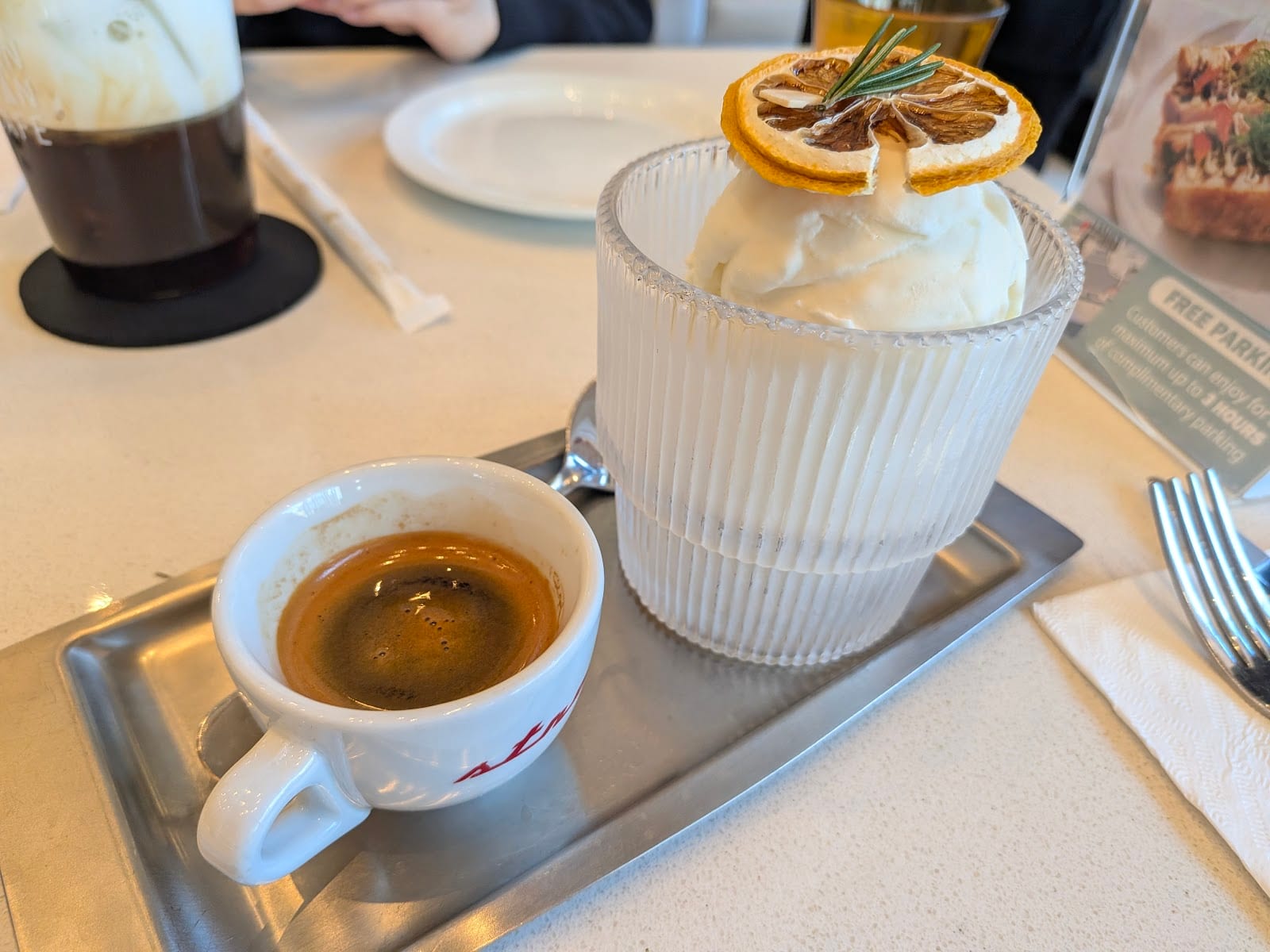LA PETITE COLLINE & SHAN SHAN CAFE, photo 4