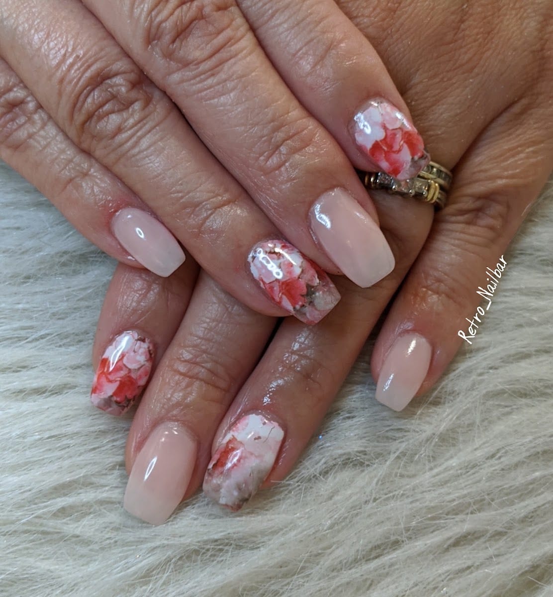 Retro Nail Bar