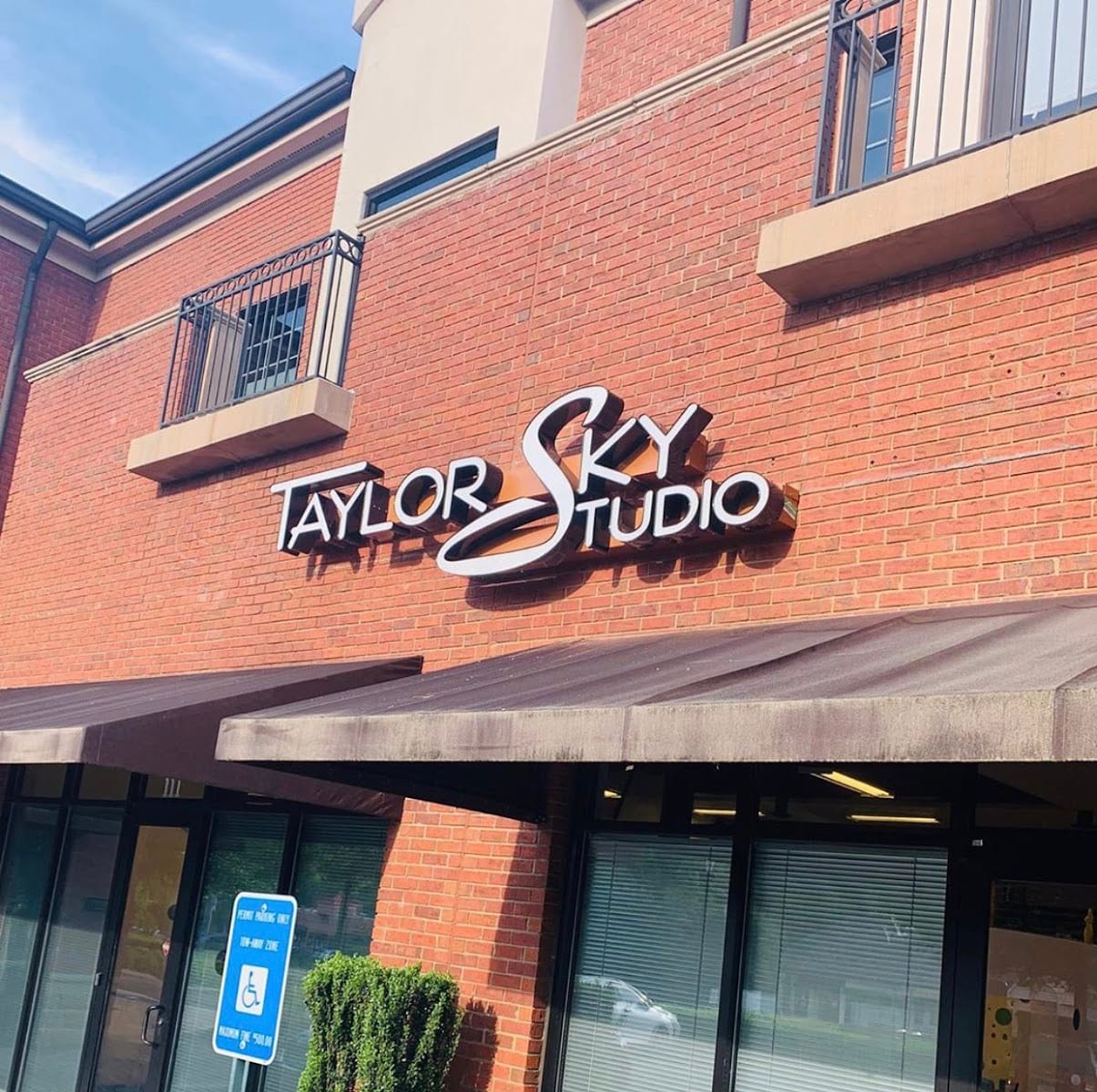 TaylorSky Studio Cafe, photo 2
