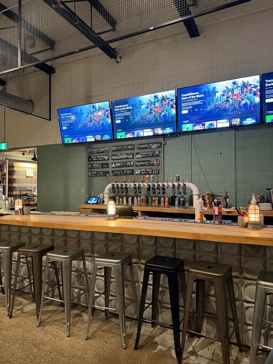 Mascot Brewery and Restaurant - Etobicoke