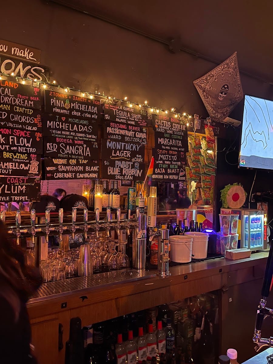 Mission Bar, photo 4