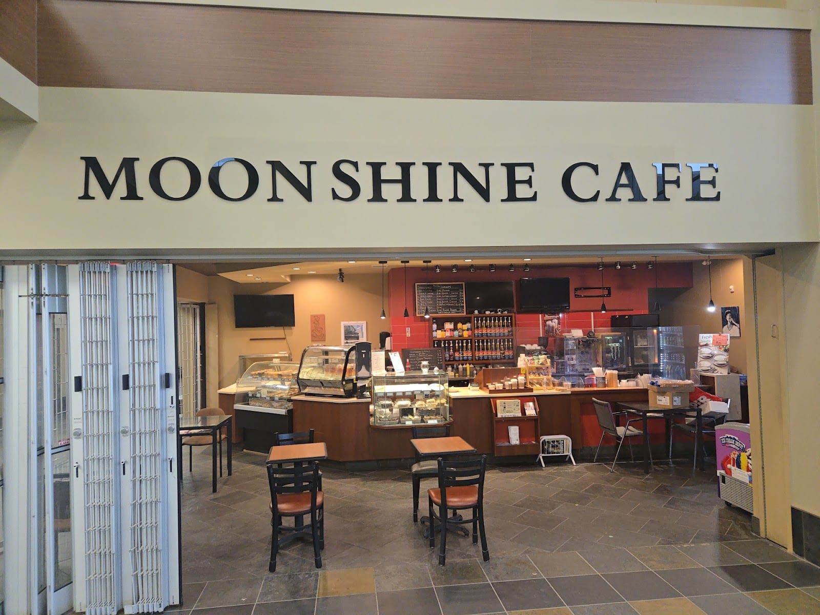 Moonshine Cafe Sherwood Park, photo 2