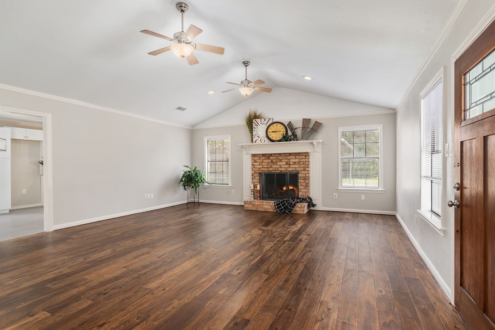 Lauren M Cox Realtor - Landmark Properties