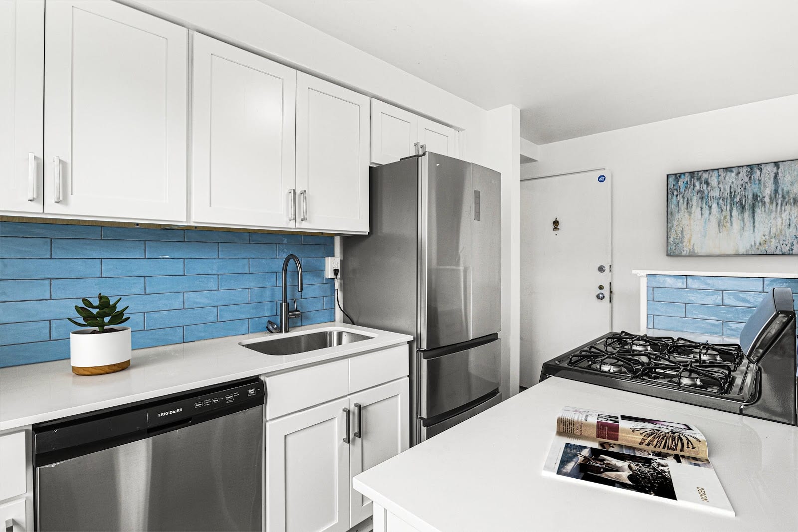 Colby Apartments, photo 2
