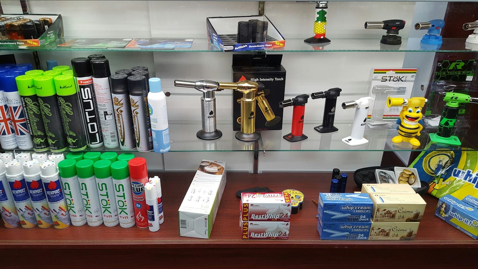 HotWax MidTown Smoke Shop & Kava Bar, photo 4