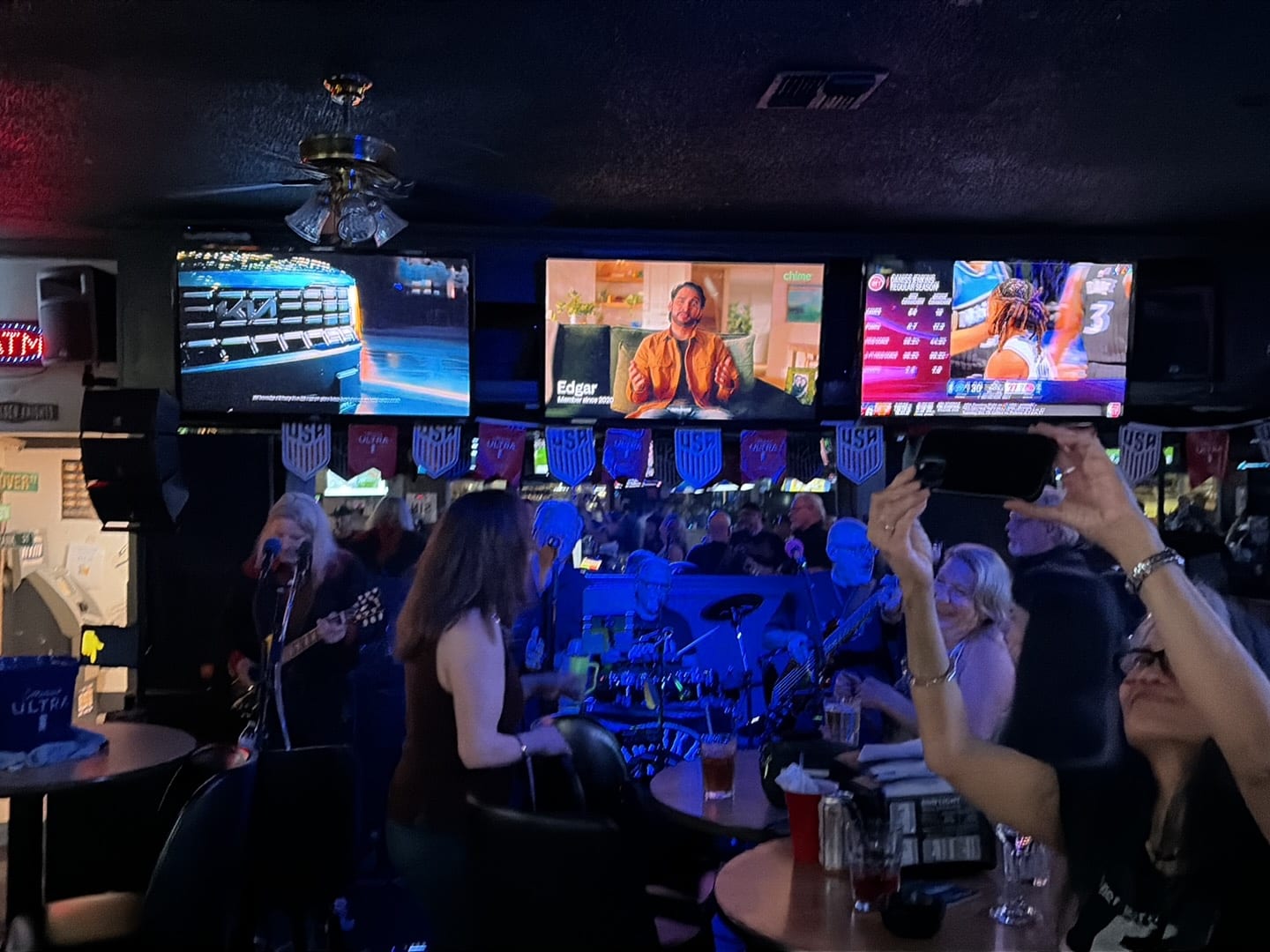 Mr D's Sports Bar and Grill