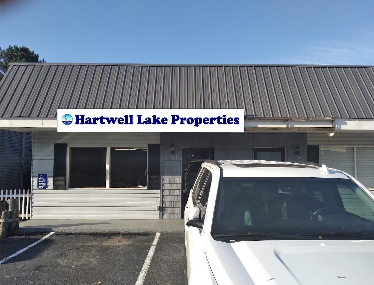 Hartwell Lake Properties