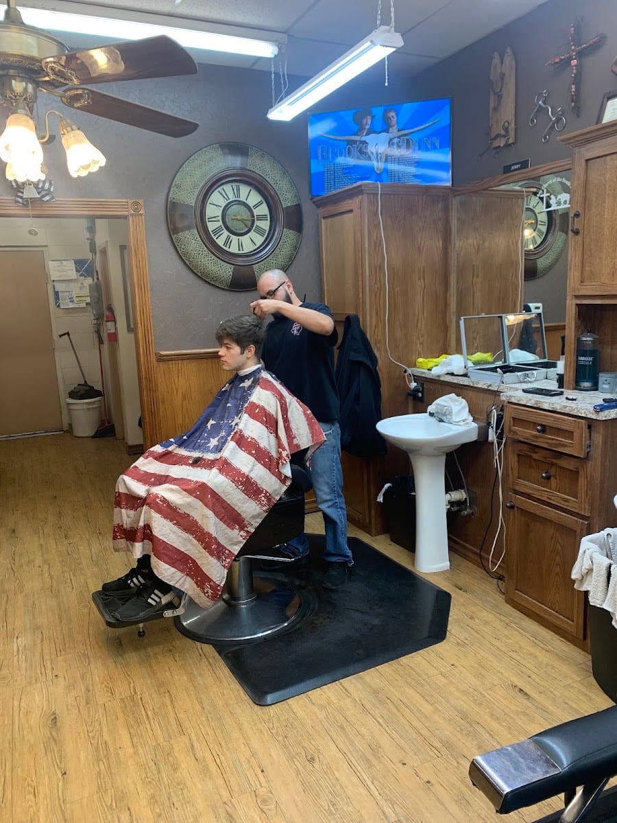 Moe & Janet's Barber Shop, photo 2
