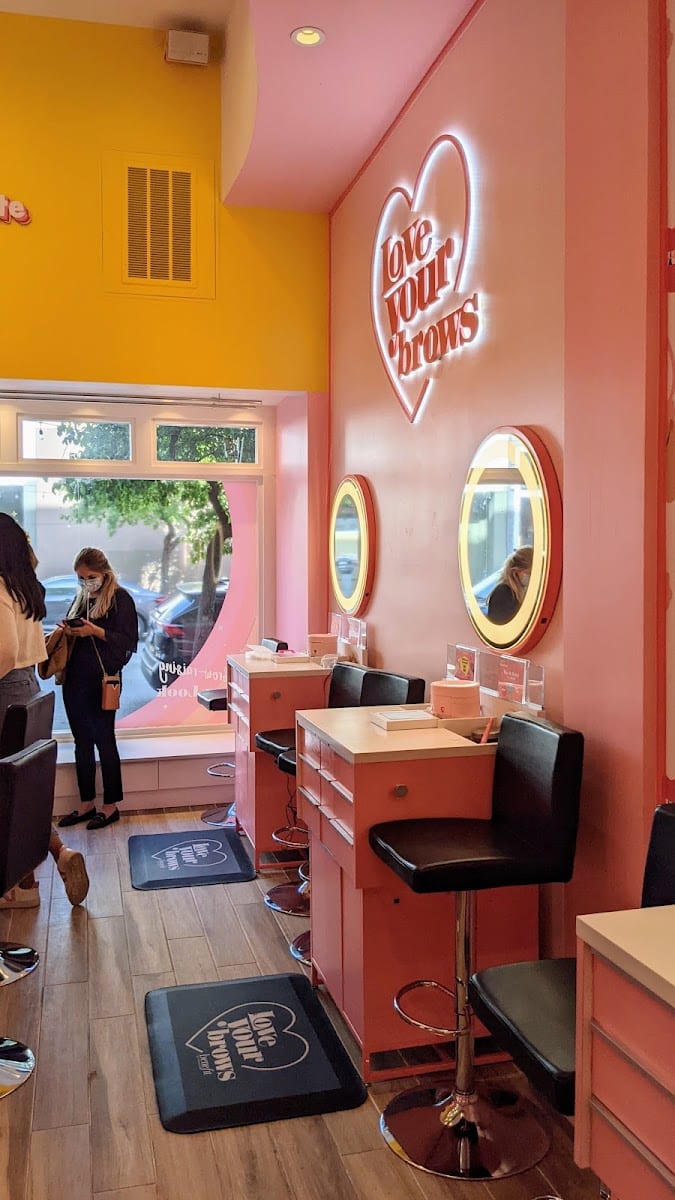 Benefit Cosmetics Boutique & BrowBar, photo 3