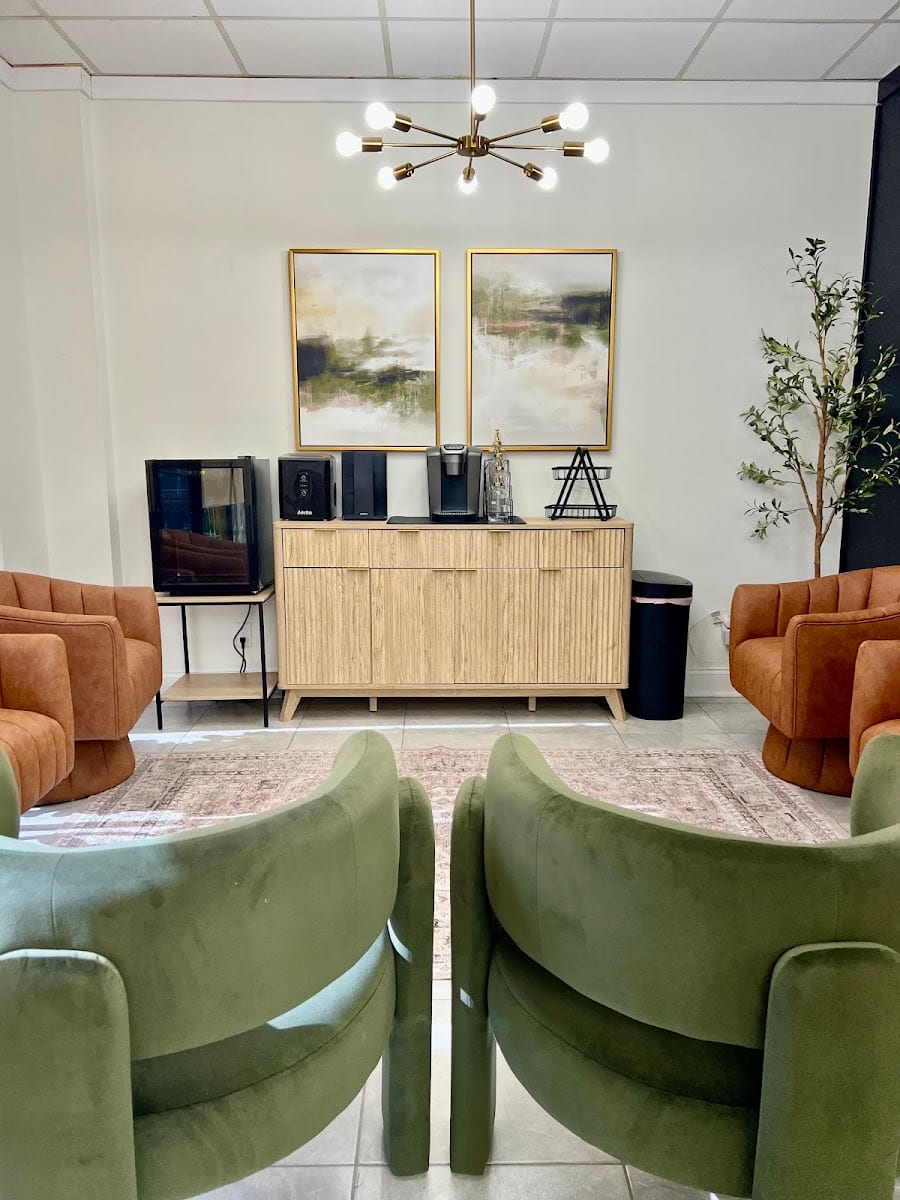 Brush of Bronze Salon & Co, photo 4
