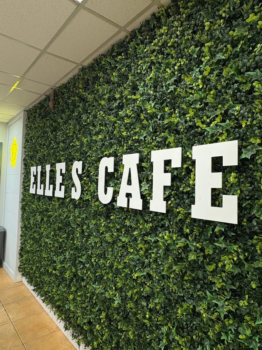 Elles Cafe