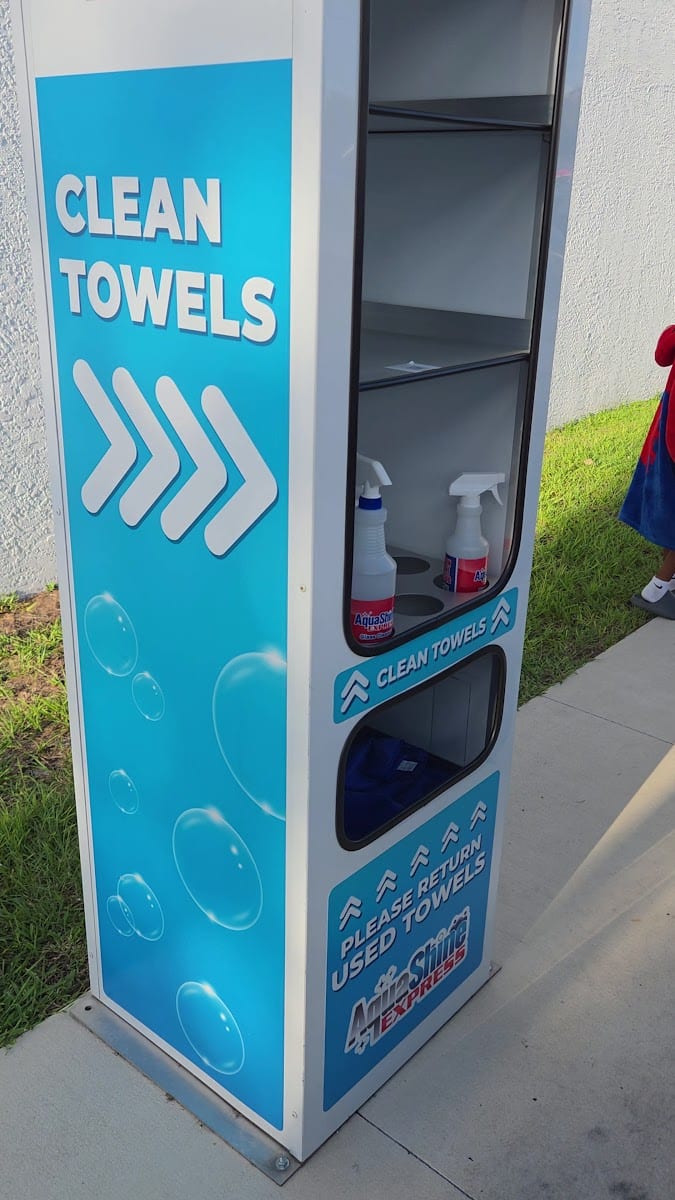 AquaShine Express Car Wash, photo 3