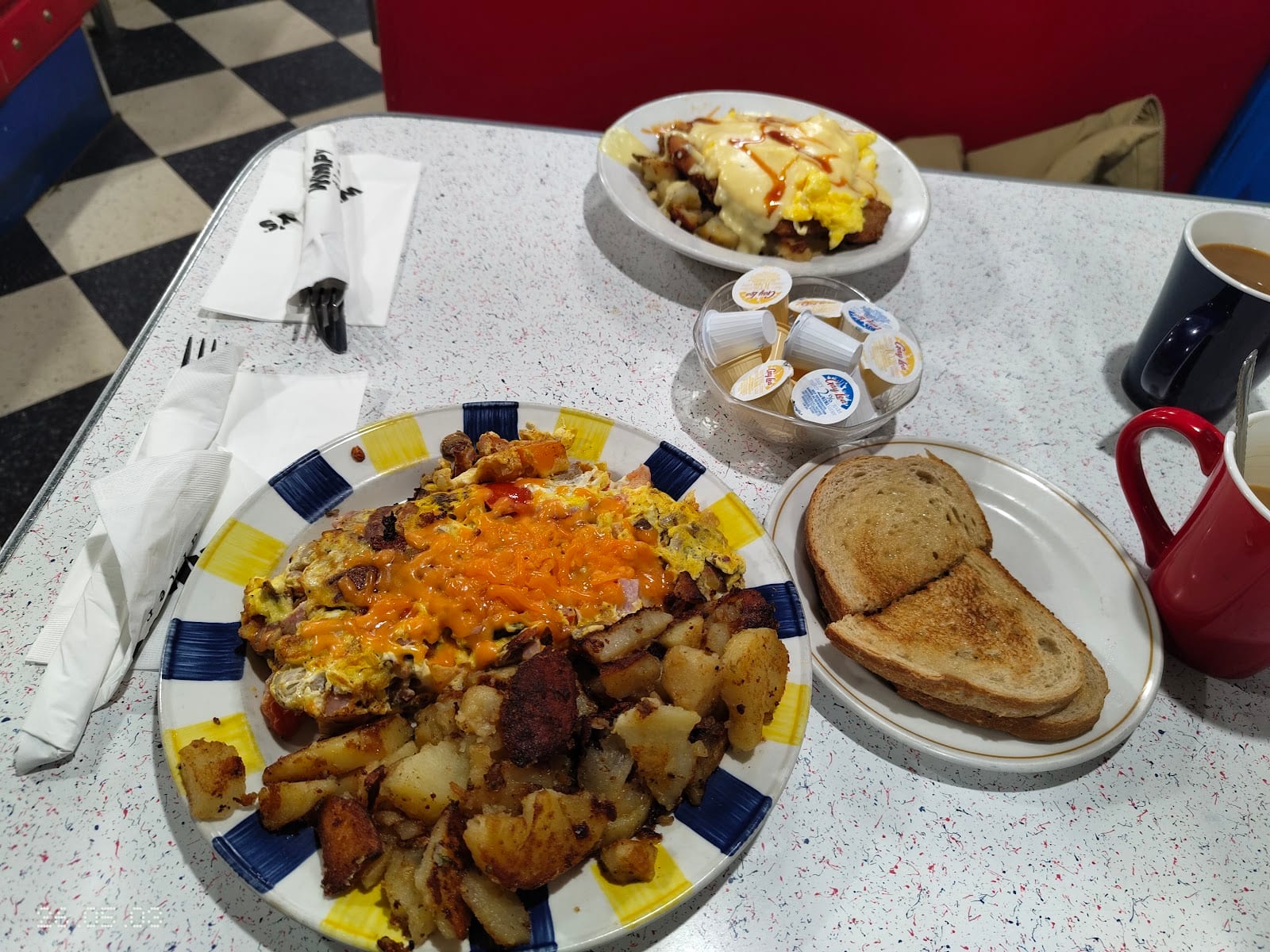 Sammy's Family Restaurant, photo 3