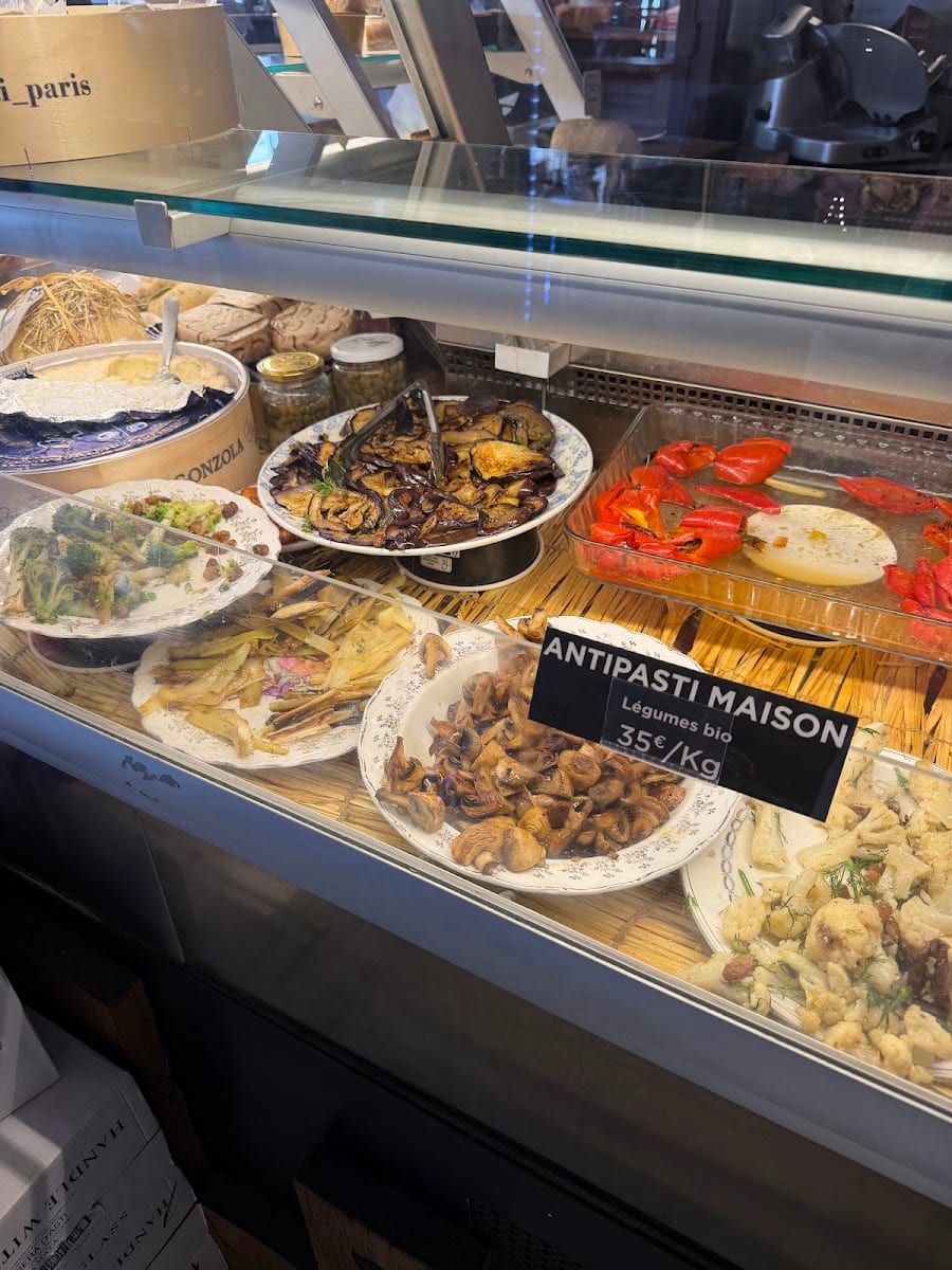 Raffinati Shop and Deli, photo 4