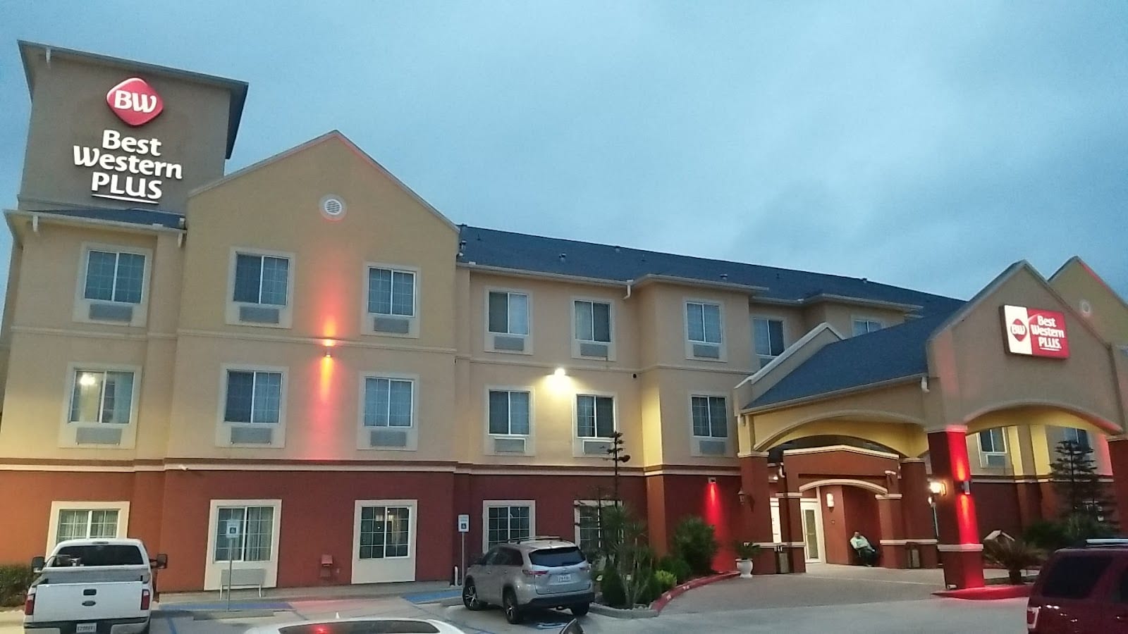 Country Regency Inn & Suites