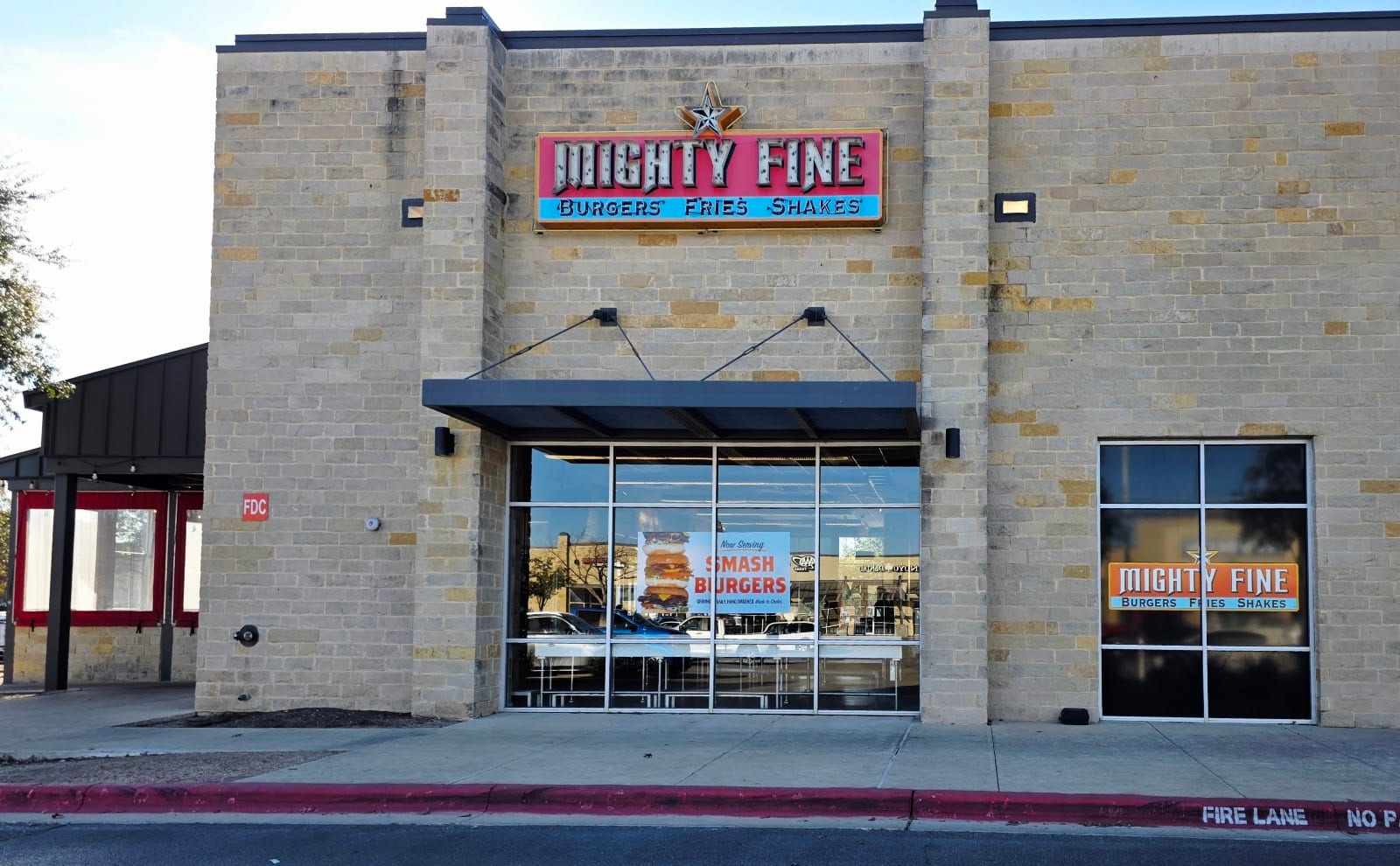 Mighty Fine Burgers University Oaks, photo 2