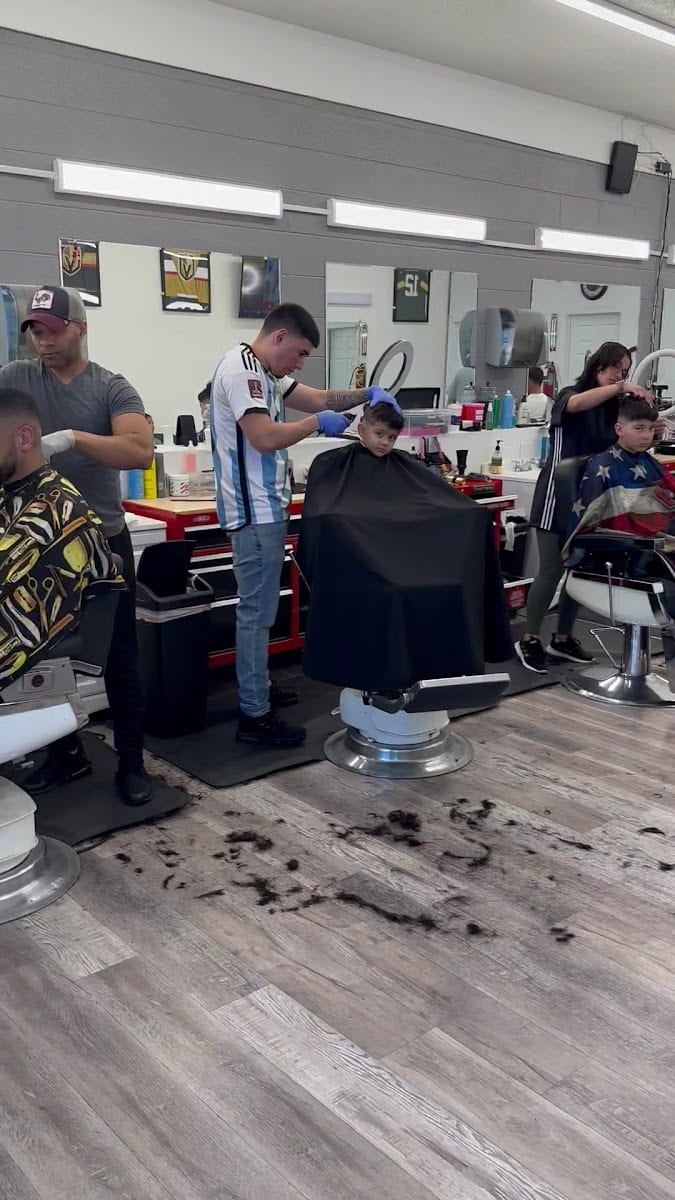 Friends Barber Shop, photo 3