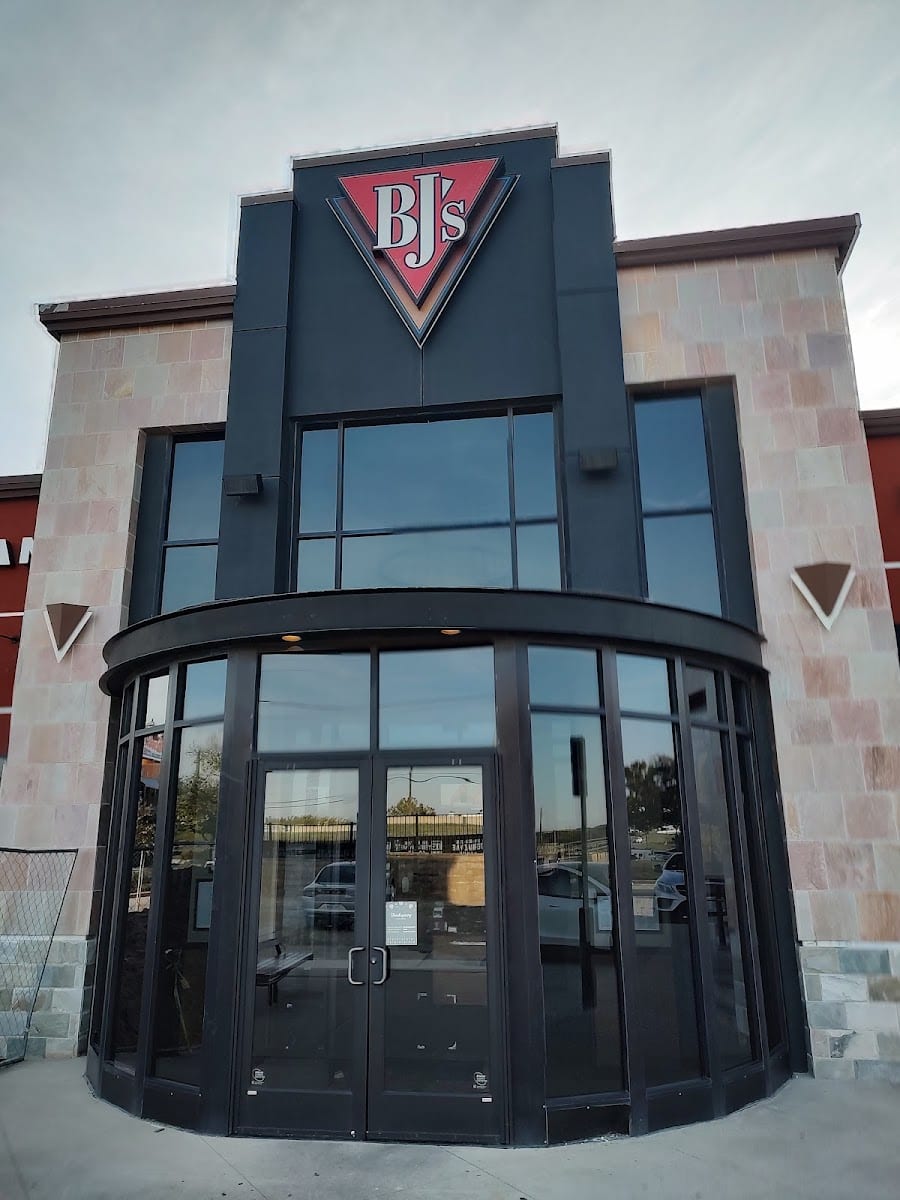 BJ's Restaurant & Brewhouse, photo 4