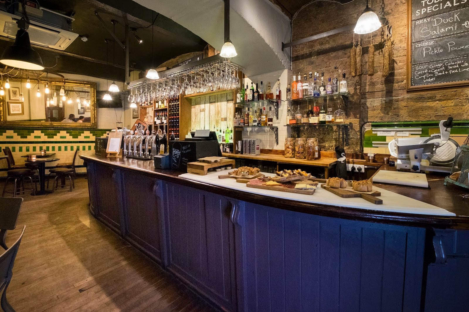 Old Tom's Bar, photo 2