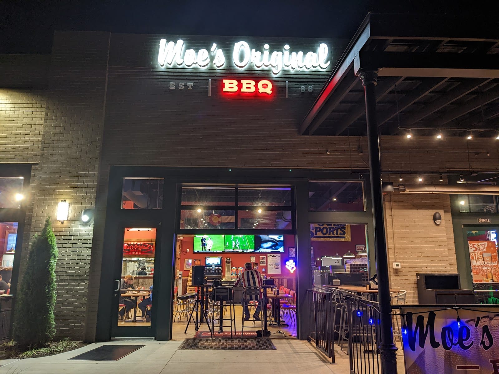 Moe's Original BBQ, photo 2