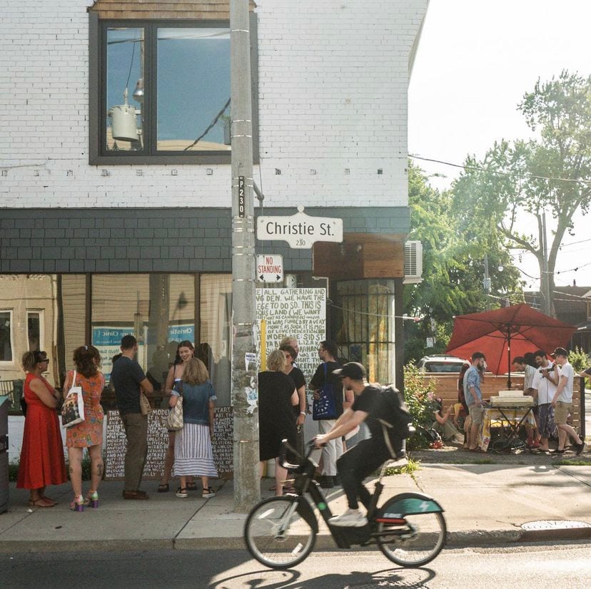 KiN Gallery