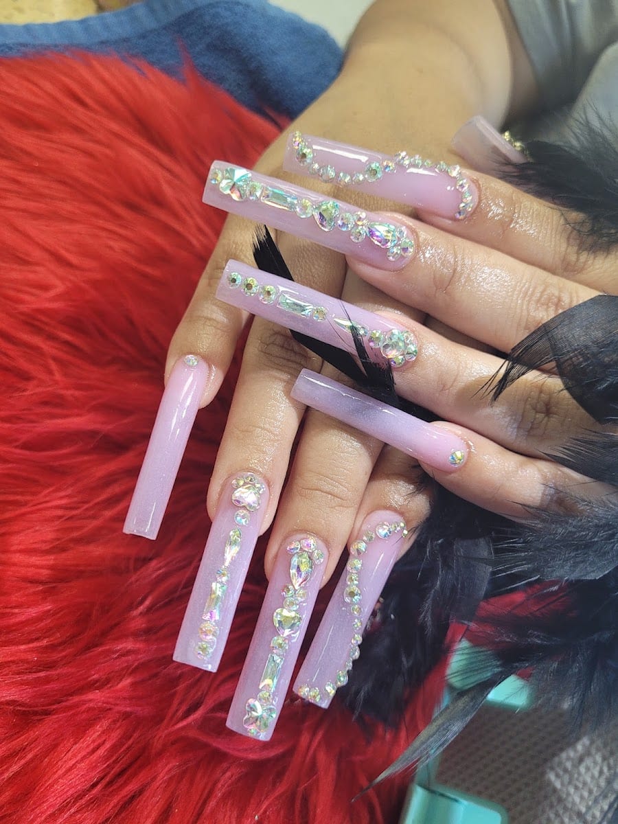 Studio Nails