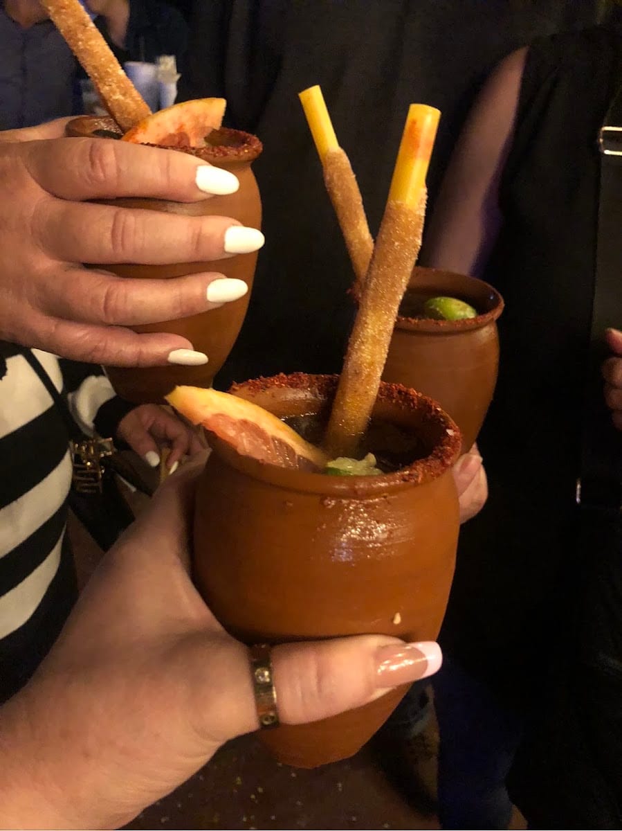 El Maguey Bar & Billiards