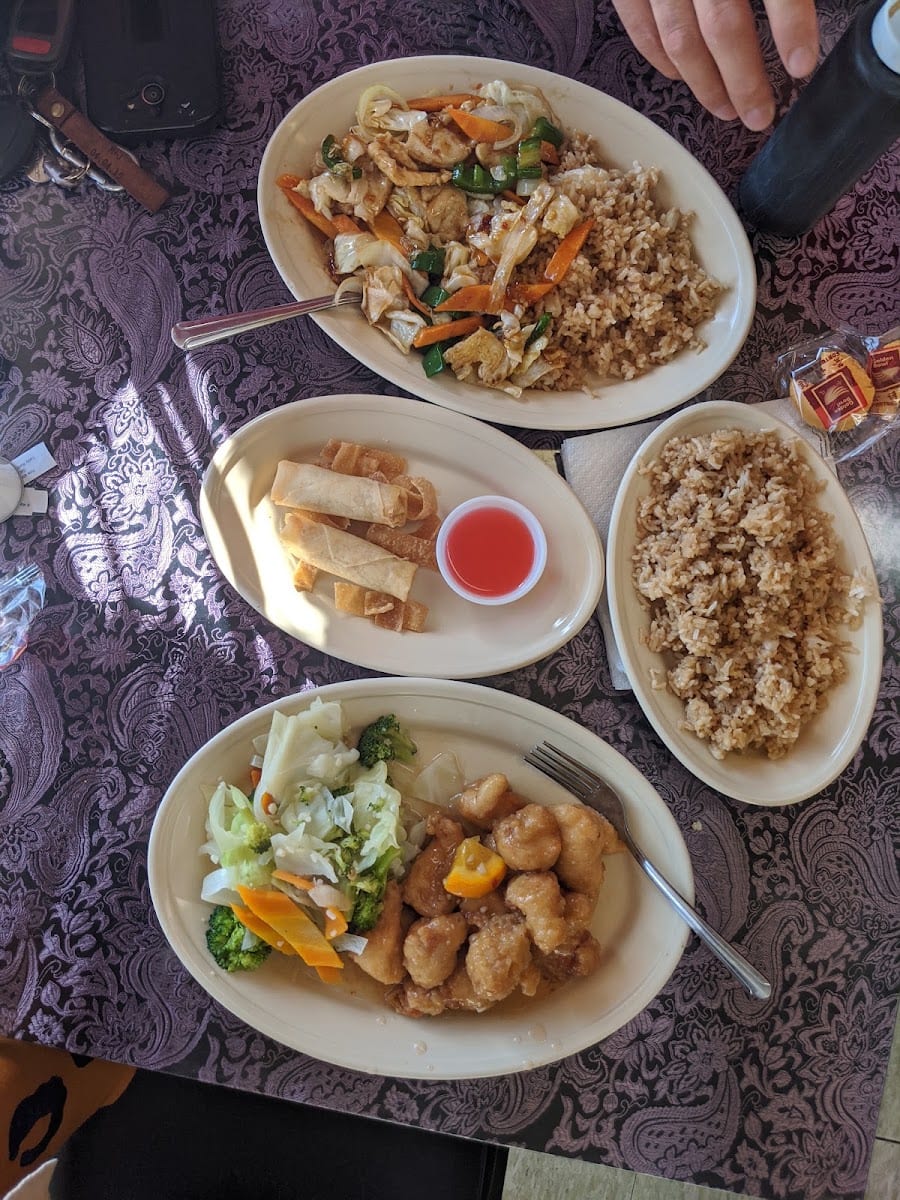 Uncle Chien's Chinese and Thai Restaurant