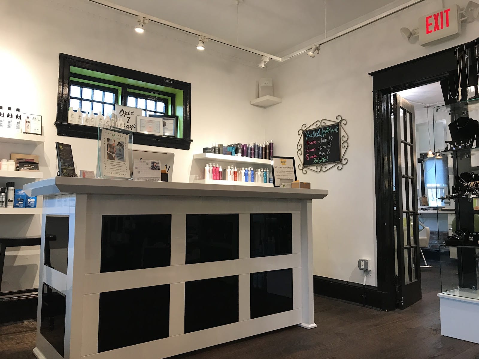 Miracolo Hair Salon Studio, Blow Dry Bar and Boutique, photo 4