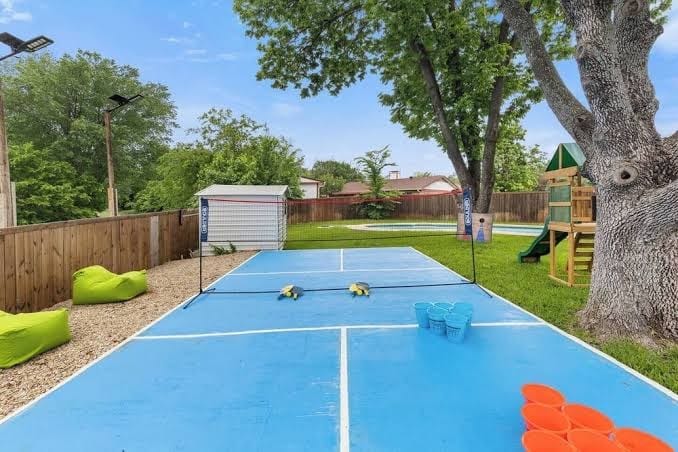 4BR Fun Home | Sleeps 13 | Pickleball | Arcades