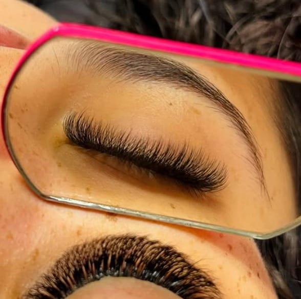 Veloura Lash, photo 2