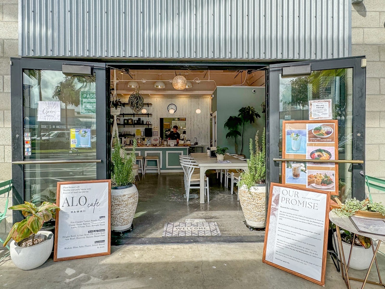 ALO Cafe Hawaii - SALT, photo 2