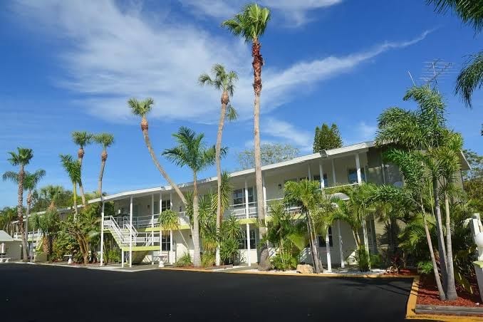 Sundial Motor Inn